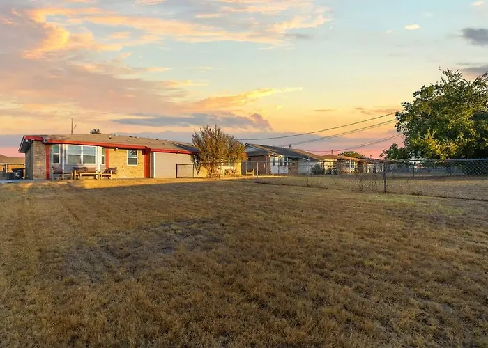 Townhome 4bds, Fast Wifi, 2 Mi To Seton, 6 Mi To Cavazos, Professionally Managed By Albatross