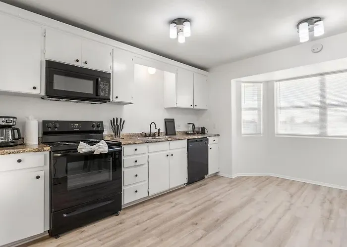 Holiday home Townhome 4bds, Fast Wifi, 2 Mi To Seton, 6 Mi To Cavazos, Professionally Managed By Albatross
