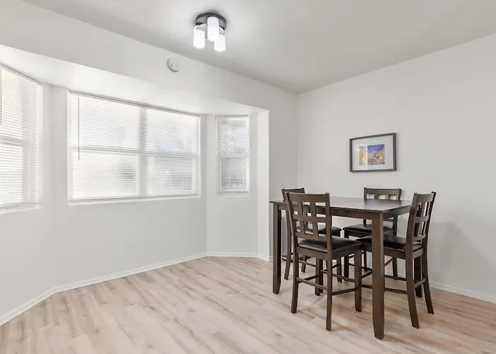 Townhome 4bds, Fast Wifi, 2 Mi To Seton, 6 Mi To Cavazos, Professionally Managed By Albatross Holiday home *