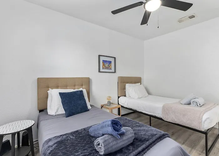 Townhome 4bds, Fast Wifi, 2 Mi To Seton, 6 Mi To Cavazos, Professionally Managed By Albatross