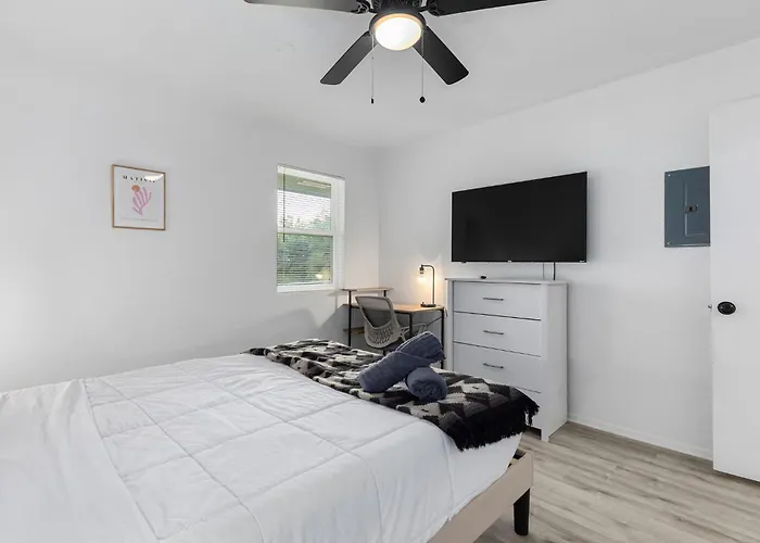 Holiday home Townhome 4bds, Fast Wifi, 2 Mi To Seton, 6 Mi To Cavazos, Professionally Managed By Albatross